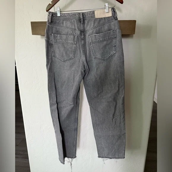 River Island|Gray high waisted,straight leg Jeans with raw hem•••size 12,staple - Picture 8 of 16